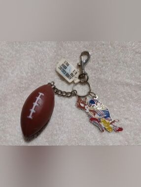 Vintage Looney tunes taz football player keychain